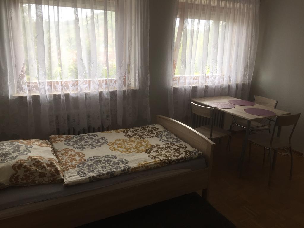 Mainzimmer Business Appartment - Monteurwohnung Mit Burgblick 베르트하임 외부 사진